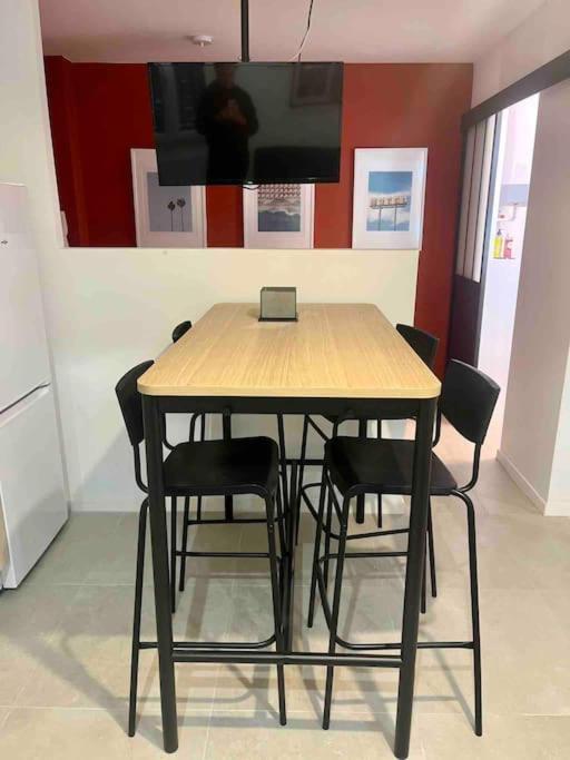 Forum Julii - Centre Historique - Suite Tout Confort - Wifi Fréjus Εξωτερικό φωτογραφία